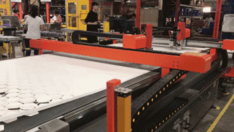 超震撼 走進國(guó)内令人(rén)歎爲觀止的十大(dà)無人(rén)工(gōng)廠(chǎng)