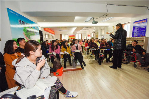 興隆台心理(lǐ)咨詢免費咨詢 心理(lǐ)咨詢師(shī)培訓機(jī)構服務熱(rè)線 搏博培訓學校(xiào)